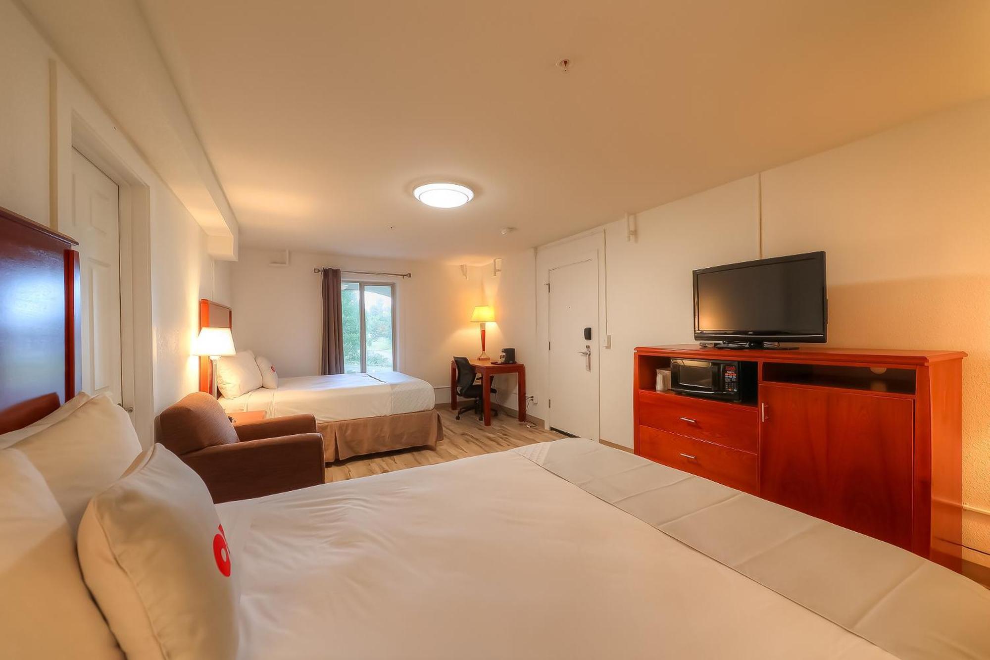 Newport Inn By Oyo - Hwy 101 エクステリア 写真