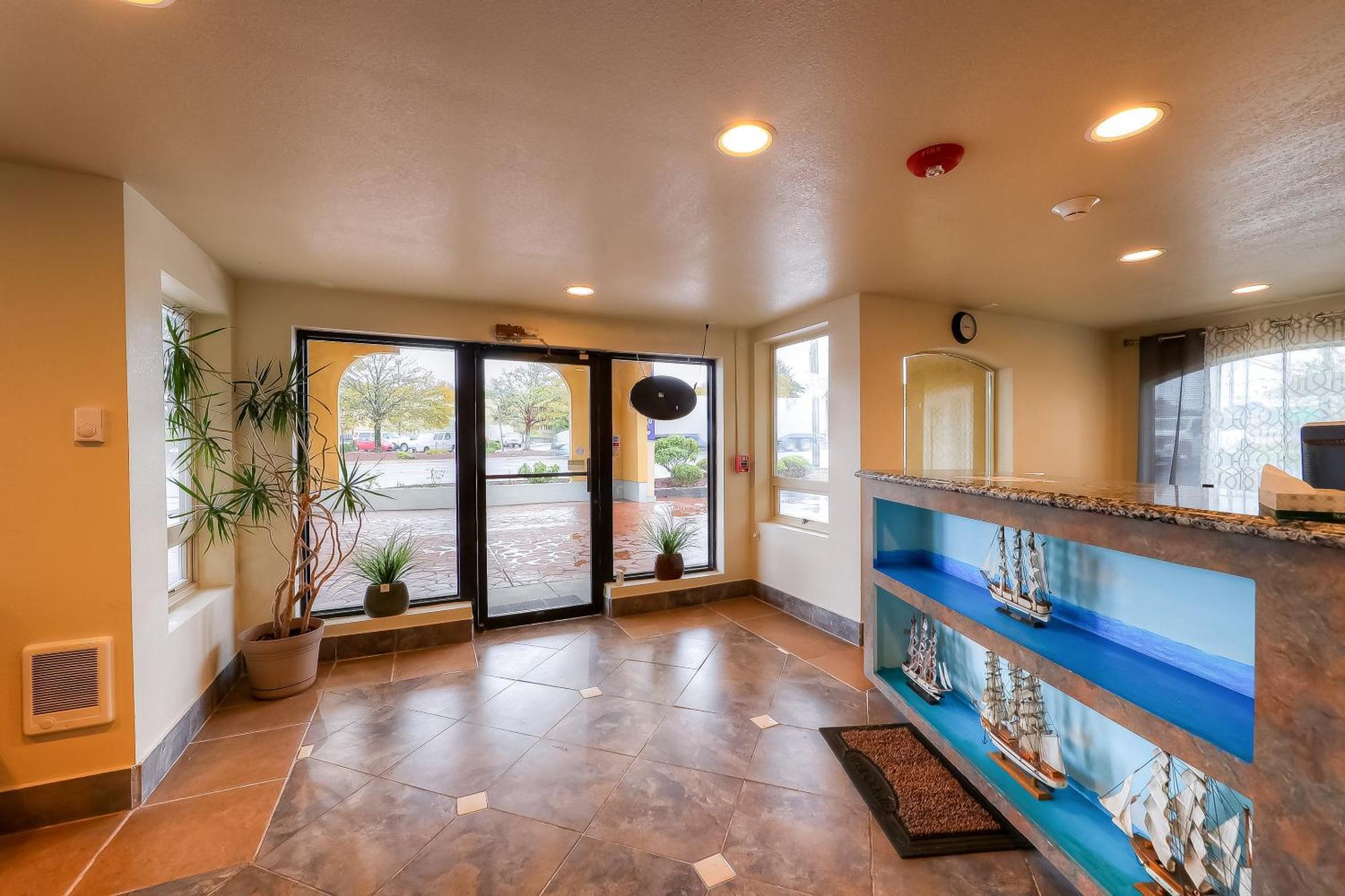 Newport Inn By Oyo - Hwy 101 エクステリア 写真